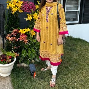 Pakistani/indian 2 piece embroidered chikan and lace suit